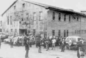 Mt-Airy-Furniture-Factory-auction-2627-001.jpg (1351334 bytes)
