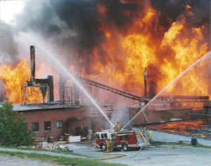 Mt-Airy-Furniture-Factory-fire-03015-001_1024x815.jpg (528968 bytes)