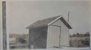 AY_section_toolhouse_icc_unknown_1918_01.jpg (76284 bytes)