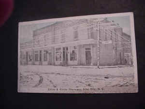 Siler City, Elkins and Elkins Pharmacy.jpg (35050 bytes)