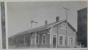 AY_station_icc_goldston_1945_01.jpg (254664 bytes)