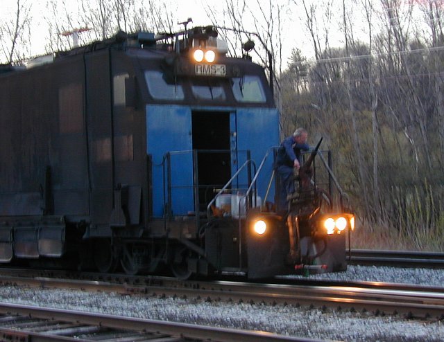 railgrind07.jpg (71882 bytes)