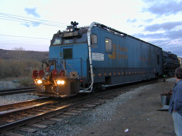 railgrind10.jpg (56989 bytes)