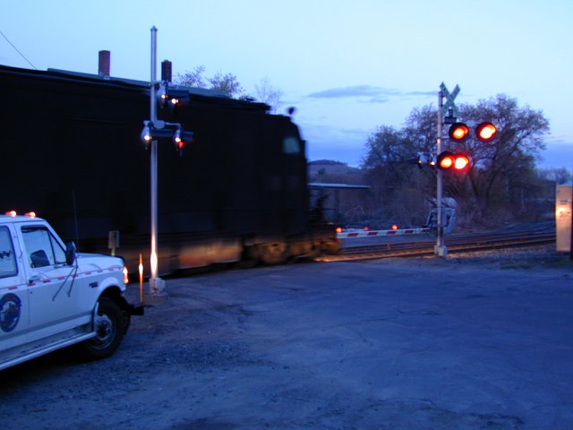 railgrind12.jpg (42081 bytes)