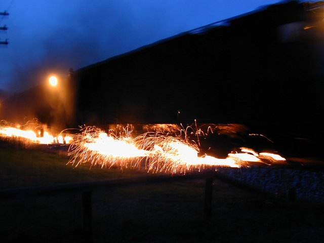railgrind13.jpg (36046 bytes)