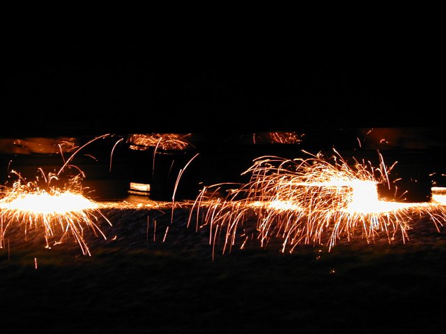 railgrind14.jpg (45515 bytes)