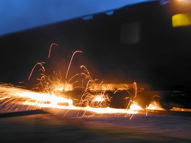 railgrind15.jpg (42168 bytes)